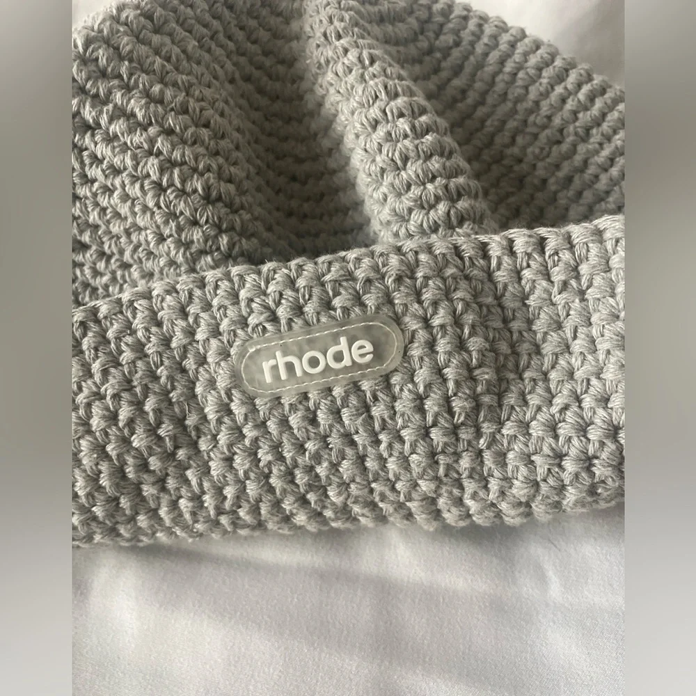 RHODESKIN rhode by Hailey Bieber summer club surprise hat - Picture 2 of 3